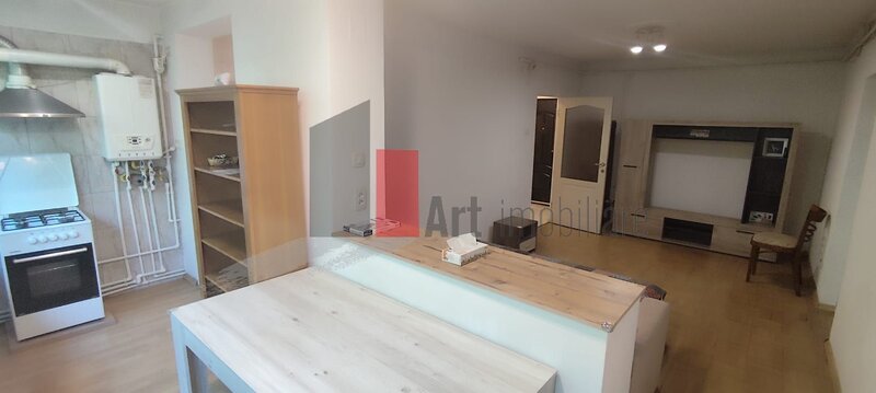 Apartament de vanzare cu 2 camere in zona Pajura.