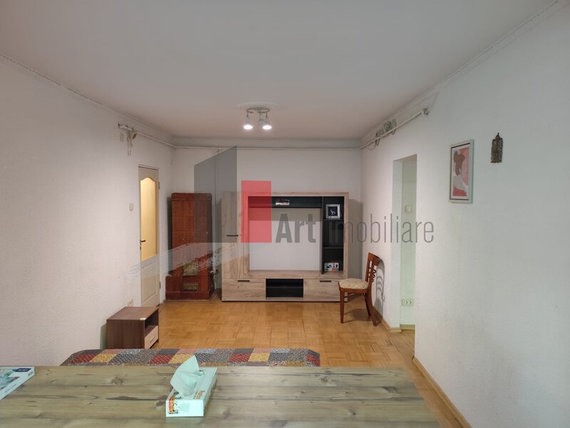 Apartament de vanzare cu 2 camere in zona Pajura.