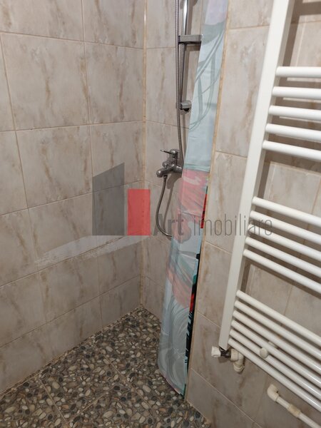 Apartament de vanzare cu 2 camere in zona Pajura.