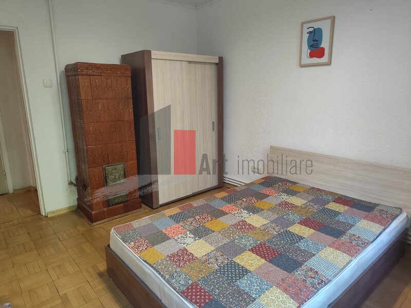 Apartament de vanzare cu 2 camere in zona Pajura.