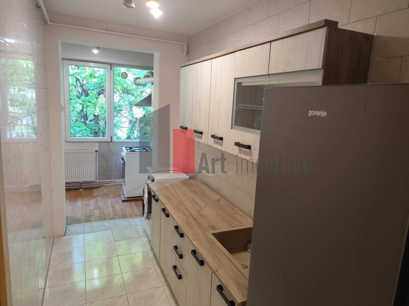 Apartament de vanzare cu 2 camere in zona Pajura.