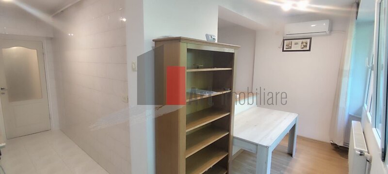 Apartament de vanzare cu 2 camere in zona Pajura.